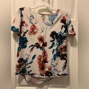 Floral watercolor top - M